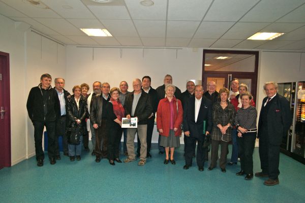 phoautre/Remiselots2011/Remise des lots Tombolat.jpg